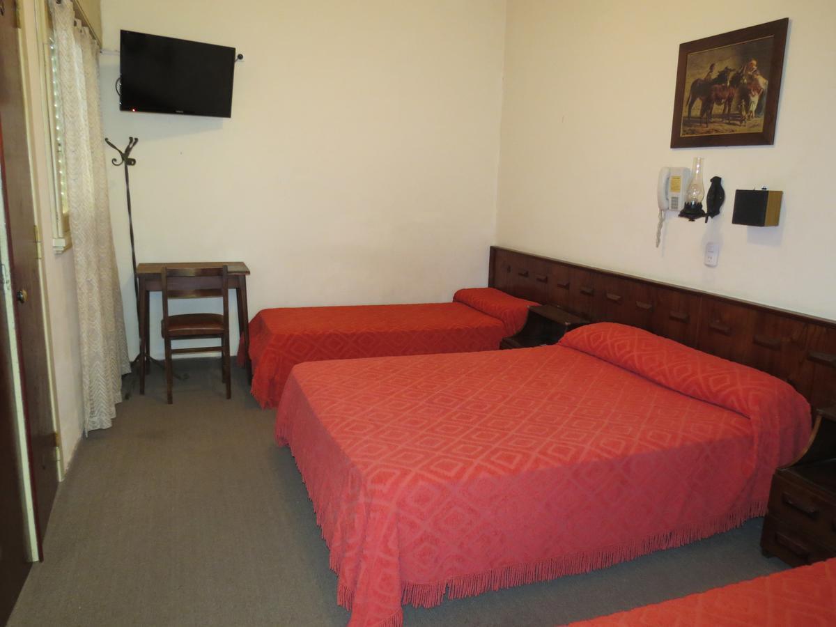 Hotel Trocadero Necochea Bagian luar foto
