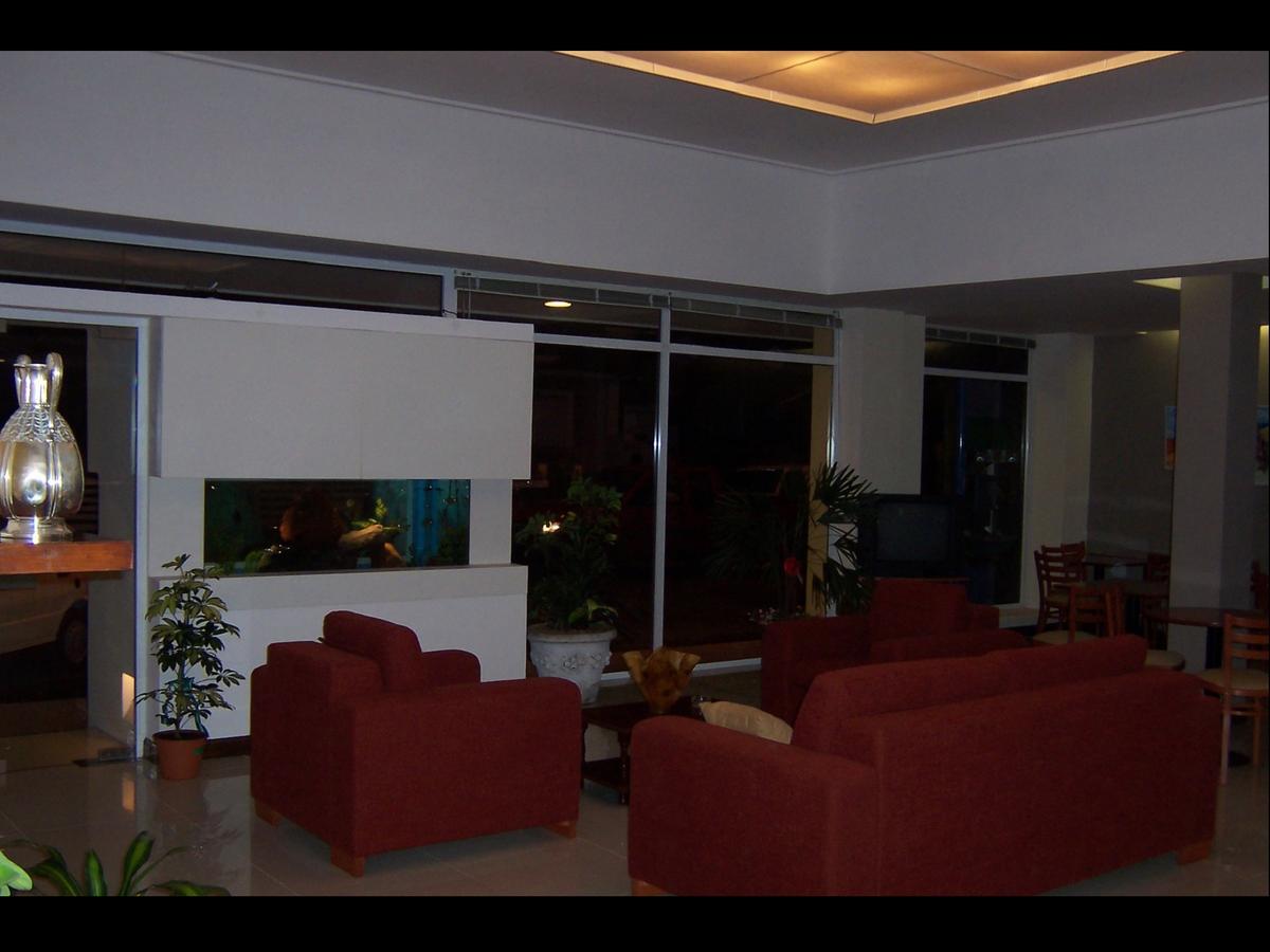 Hotel Trocadero Necochea Bagian luar foto