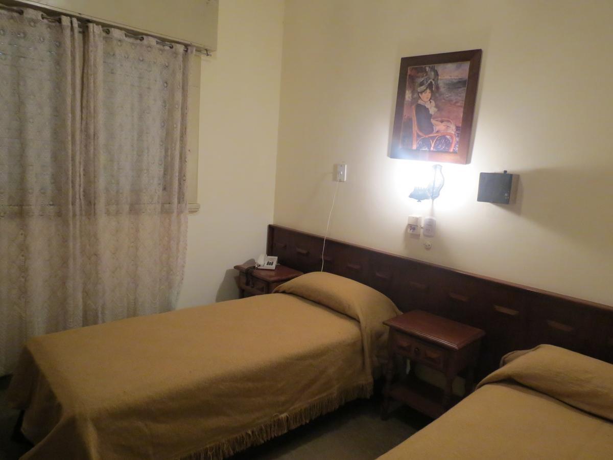 Hotel Trocadero Necochea Bagian luar foto